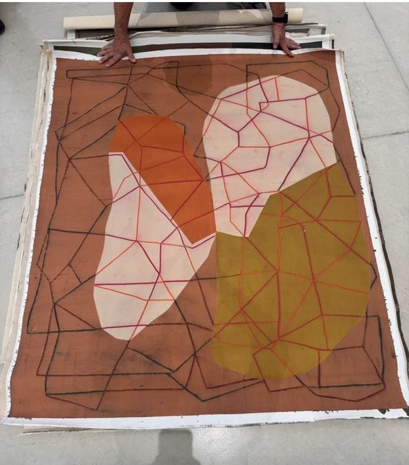 Cuadro naranja rayas negras rosas naranjas